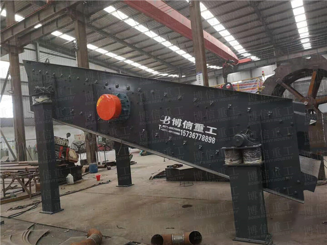 陜西客戶定制的2YA1860振動(dòng)脫水篩已裝車發(fā)貨